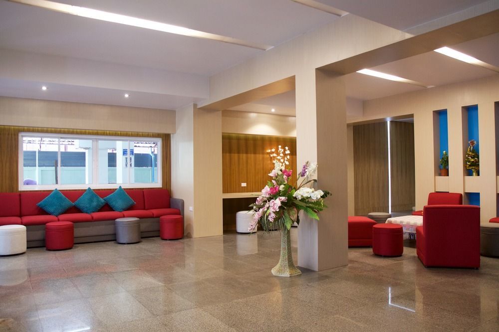 We Briza Hotel Chiangmai Чиангмай Екстериор снимка