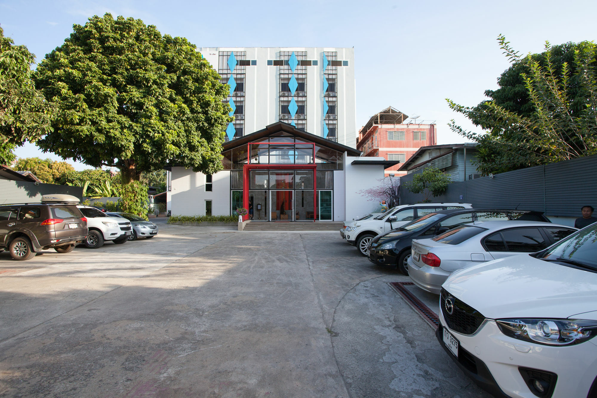 We Briza Hotel Chiangmai Чиангмай Екстериор снимка