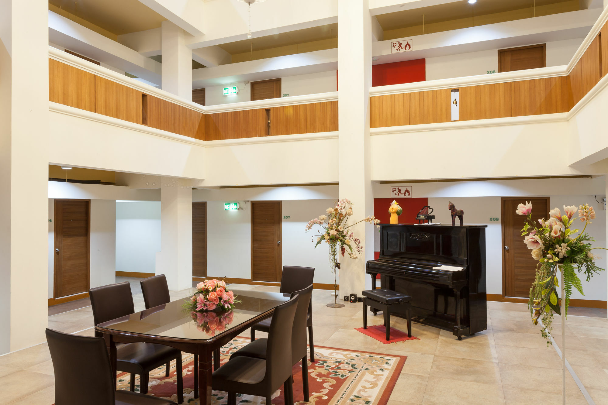 We Briza Hotel Chiangmai Чиангмай Екстериор снимка
