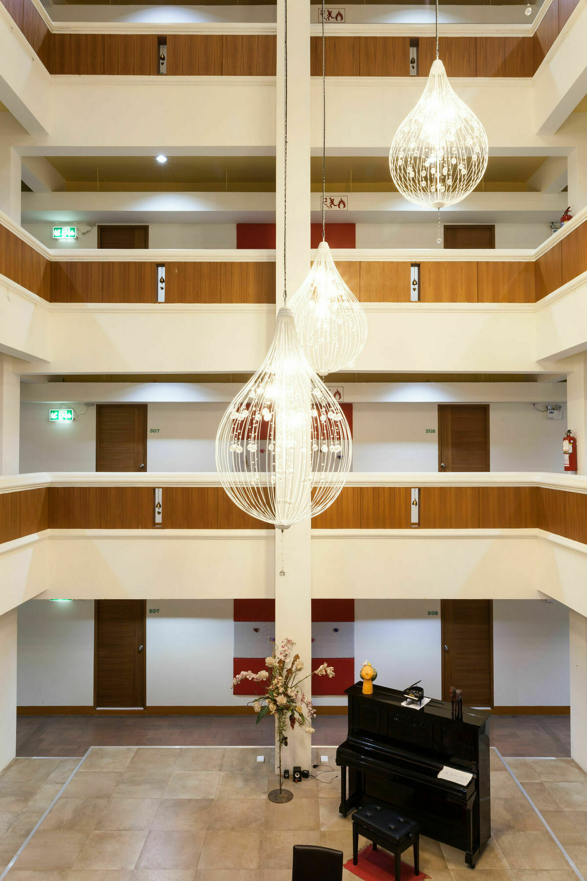 We Briza Hotel Chiangmai Чиангмай Екстериор снимка